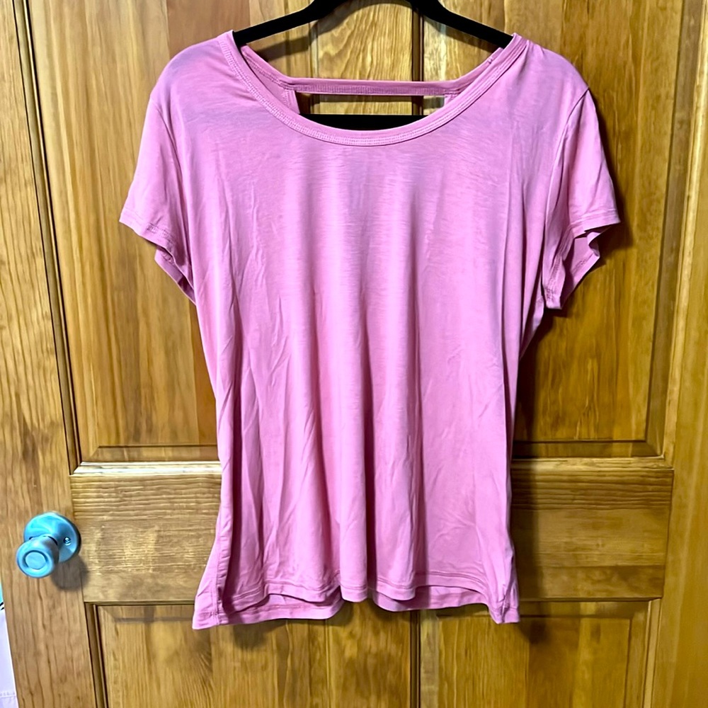 Women’s lightweight workout top